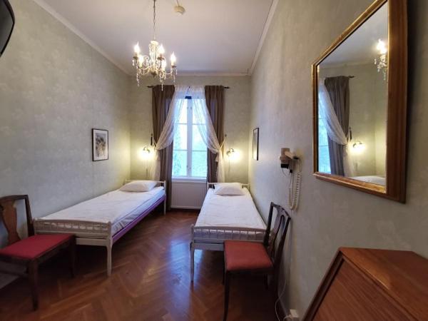 Ulfshyttans Herrgard, Naera Romme Alpin Borlänge Zimmer foto